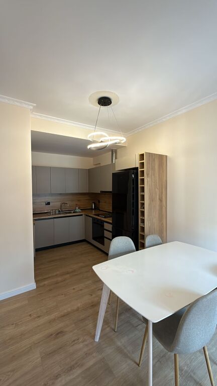 Apartament 2+1 me qera në Kompleksi Delijorgji, Tiranë, 90 m². Foto 3 nga 3