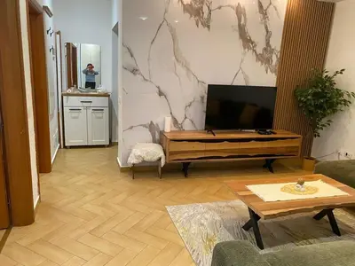 Apartment 2+1 for rent in Rruga Bardhok Biba, Tirana, 70 m². Photo 2 of 8