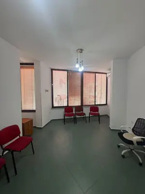 Zyrë me qera në Parlamenti, Tiranë, 35 m². Foto 4 nga 4