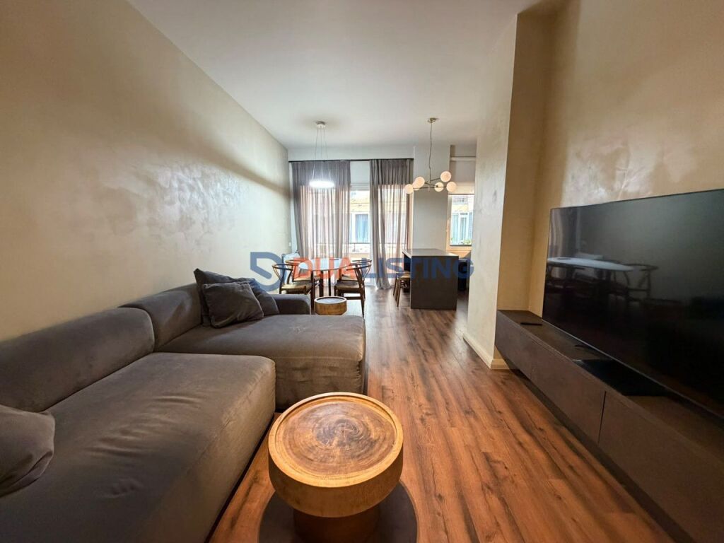 Apartment 2+1 for rent in Kopshti Botanik Zoologjik, Tirana, 110 m². Photo 1 of 3