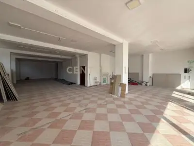 Ambient biznesi me qera në Ministria e Jashtme, Tiranë, 300 m². Foto 9 nga 9