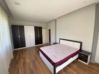 Vilë 3+1 me qera në Sauk, Tiranë, 141 m². Foto 3 nga 7