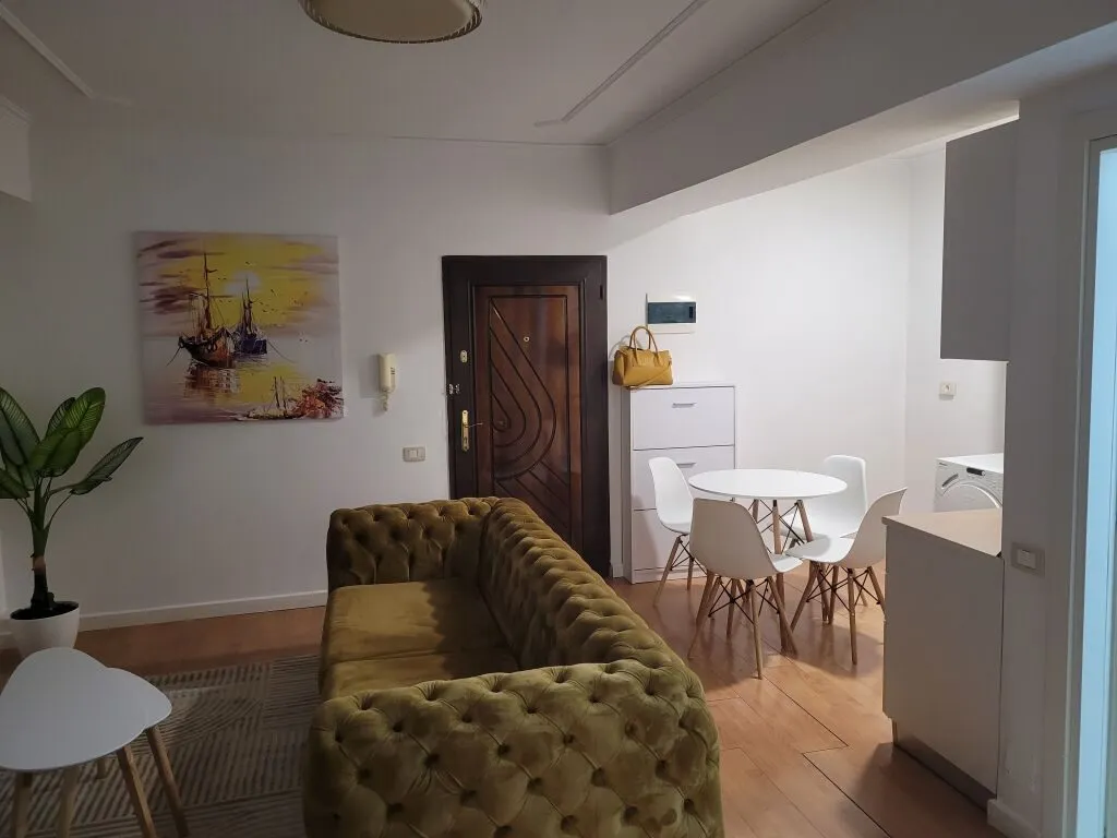 Apartment 2+1 for rent in Rruga Perlat Rexhepi, Tirana, 85 m². Photo 1 of 12