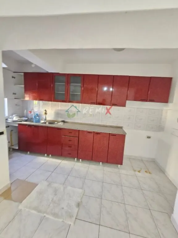 Appartamento 1+1 in affitto a Drejtoria e Policise, Durazzo, 60 m²