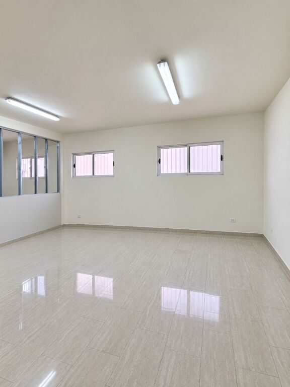 Ambient biznesi me qera në Sheshi Willson, Tiranë, 90 m². Foto 3 nga 3
