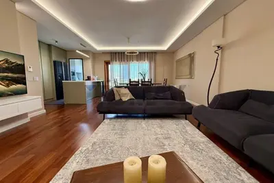 Apartment 3+1 for rent in Liceu Artistik Jordan Misja, Tirana, 150 m². Photo 4 of 8