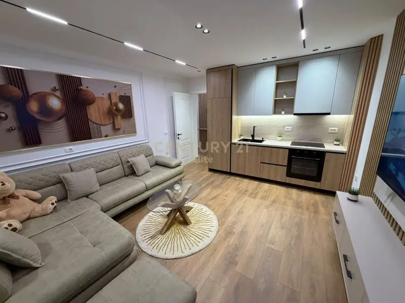 Apartament 1+1 me qera në 21 Dhjetori, Tiranë, 62 m²