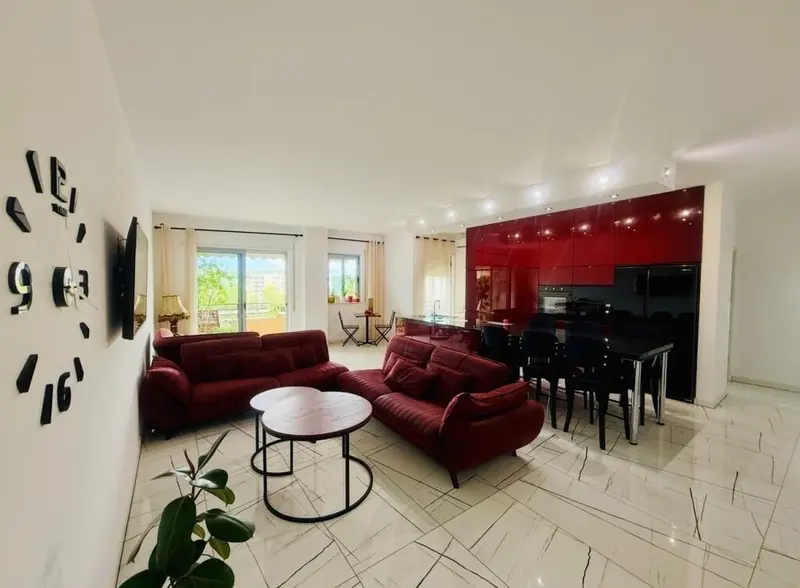 Apartament 2+1 me qera në Liqeni i Thatë, Tiranë, 137 m²