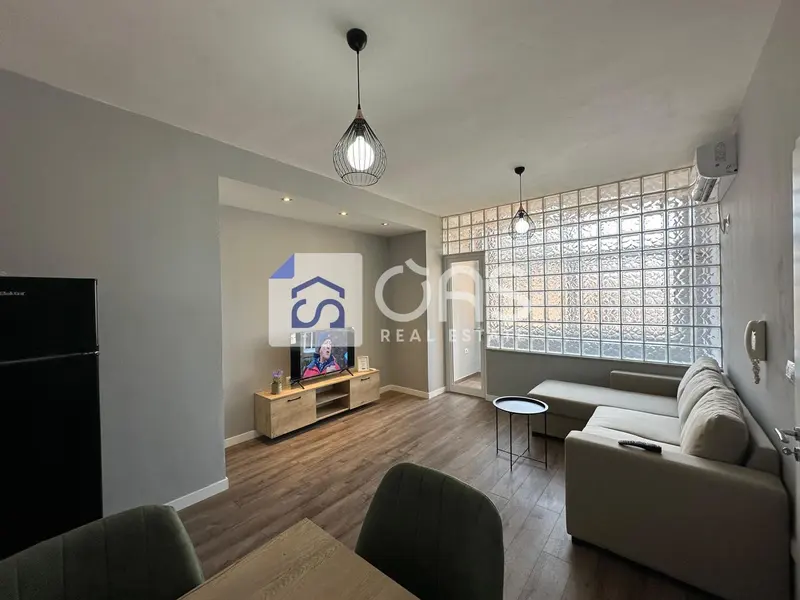 Appartamento 1+1 in affitto a Pazari i Ri, Tirana, 65 m²
