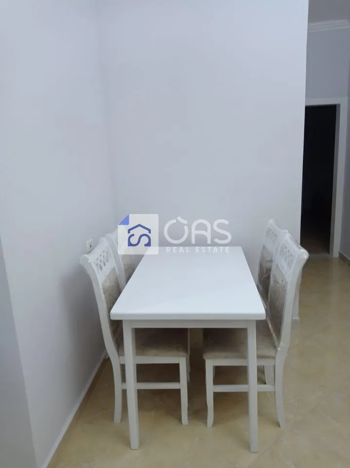 Apartament 2+1 me qera në Porcelan, Tiranë, 80 m². Foto 1 nga 8