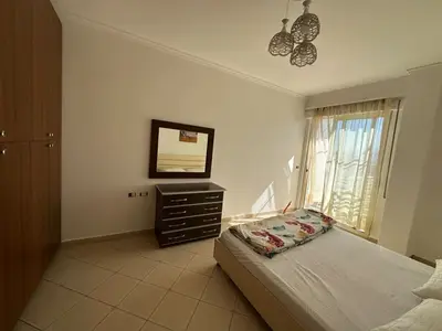 Apartament 1+1 me qera në Rruga e Kavajës, Tiranë, 70 m². Foto 3 nga 5