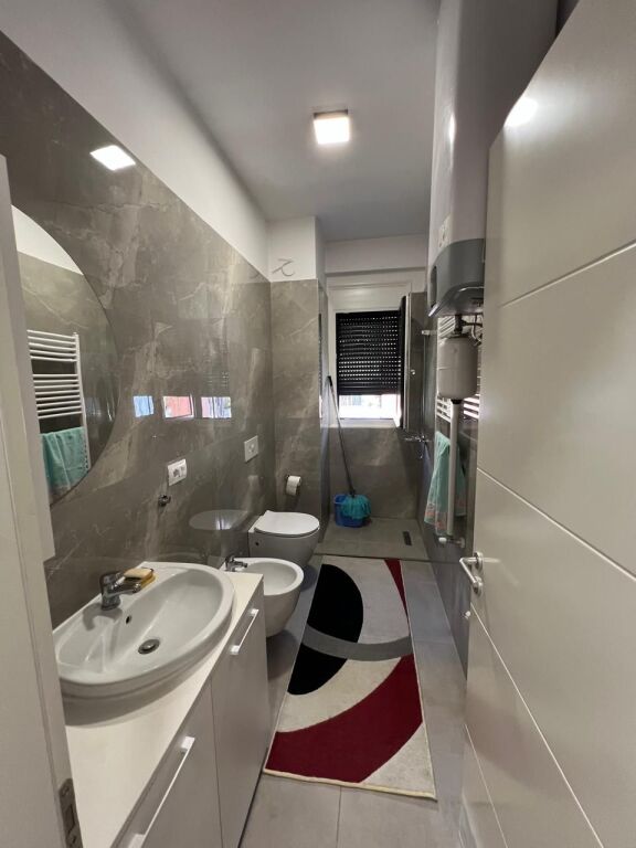 Shtëpi private 3+1 me qera në Rruga e Kosovarëve, Tiranë, 130 m². Foto 3 nga 3