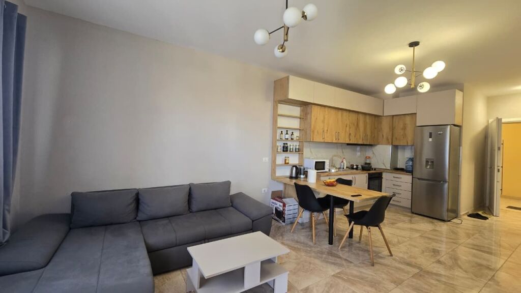 Appartamento 1+1 in affitto ad Ali Demi, Tirana, 87 m². Foto 1 di 3