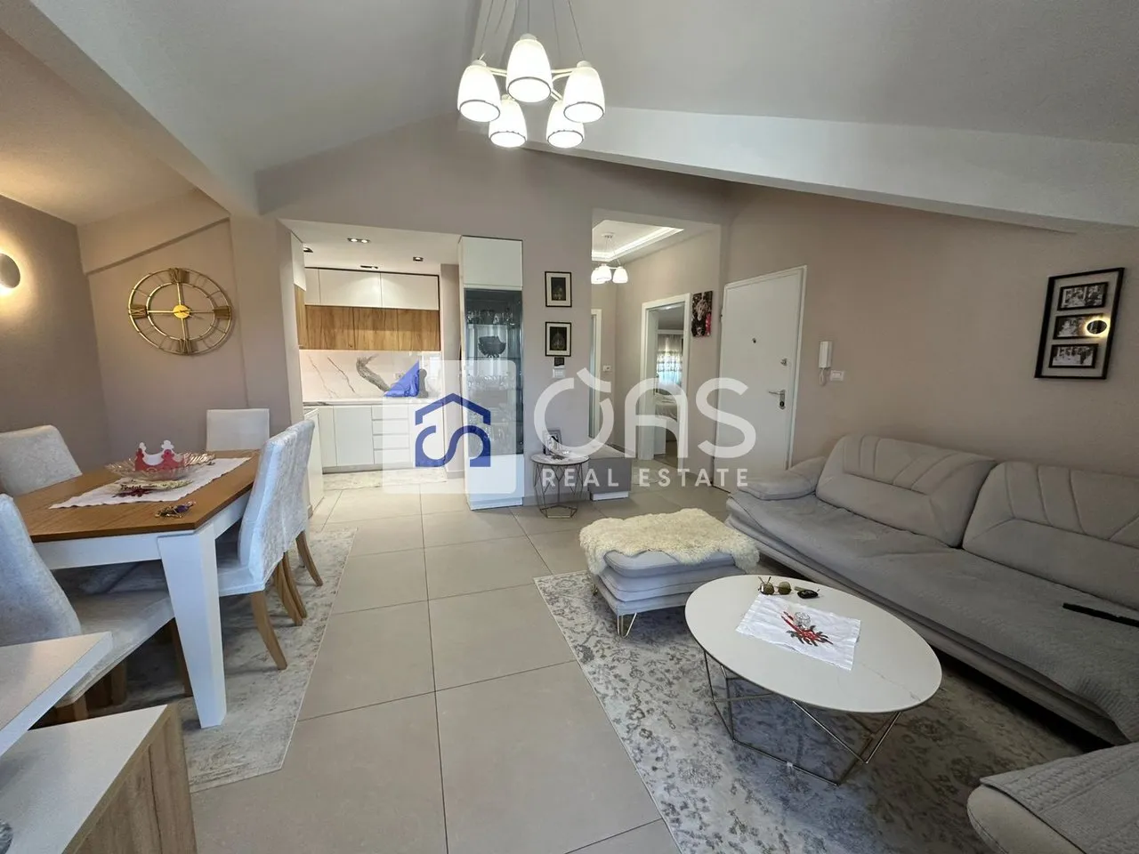 Penthouse 2+1 for rent in Xhamlliku, Tirana, 120 m². Photo 1 of 4