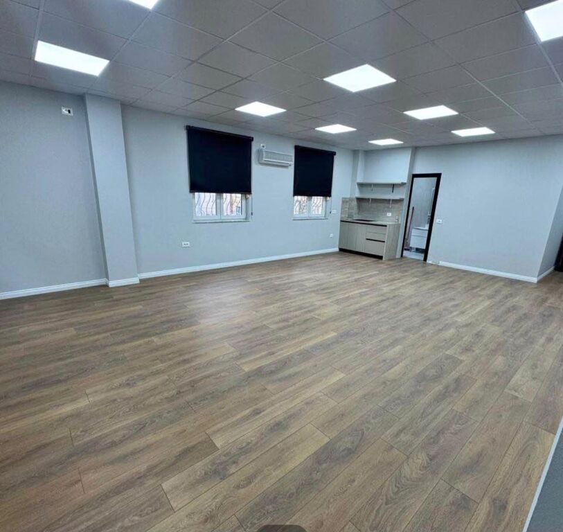 Office for rent in Toptani, Tirana, 65 m². Photo 2 of 3