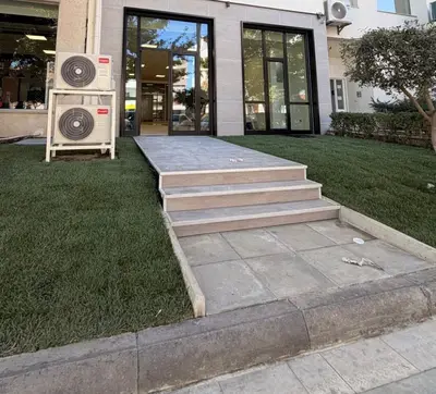 Locale commerciale in affitto a Plazh, Durazzo, 100 m². Foto 1 di 9