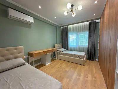 Apartament 2+1 me qera në Rruga Panorama e Liqenit, Tiranë, 130 m². Foto 6 nga 9