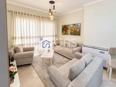 Apartament 2+1 me qera në Komuna e Parisit, Tiranë, 95 m². Foto 1 nga 4