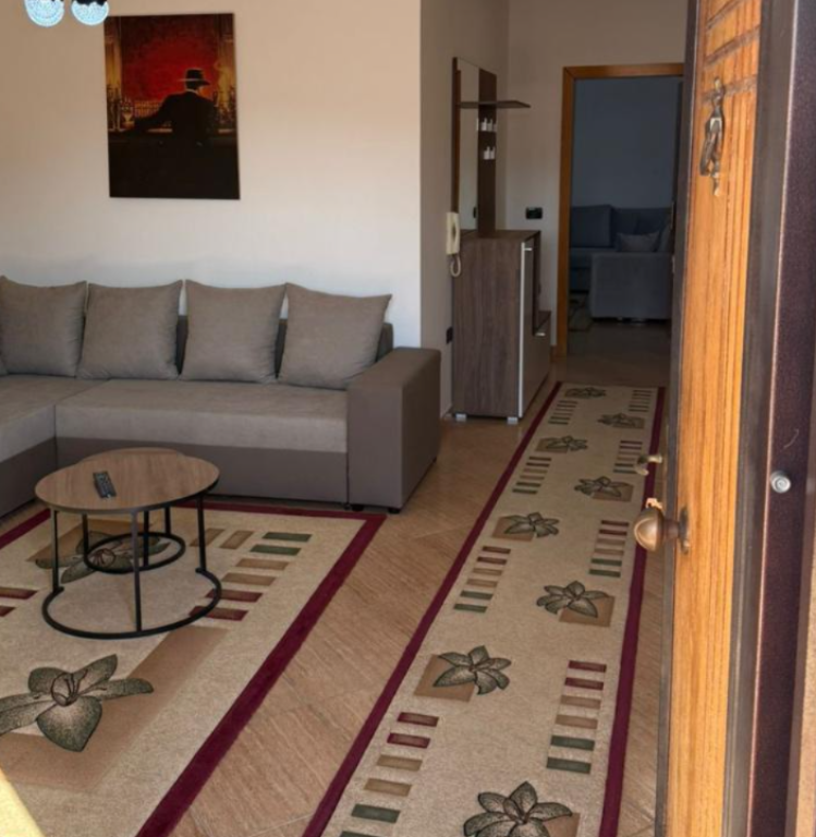 Apartament 3+1 me qera në Bulevardi i Ri, Tiranë, 130 m². Foto 2 nga 3