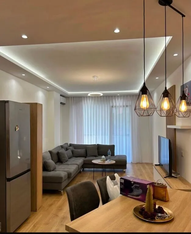 Apartament 1+1 me qera në Xhamia e Tabakeve, Tiranë, 75 m². Foto 1 nga 3