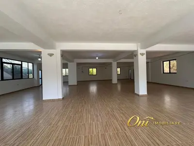 Ambient biznesi me qera në Autostrada Tirane-Elbasan, Tiranë, 220 m². Foto 2 nga 6