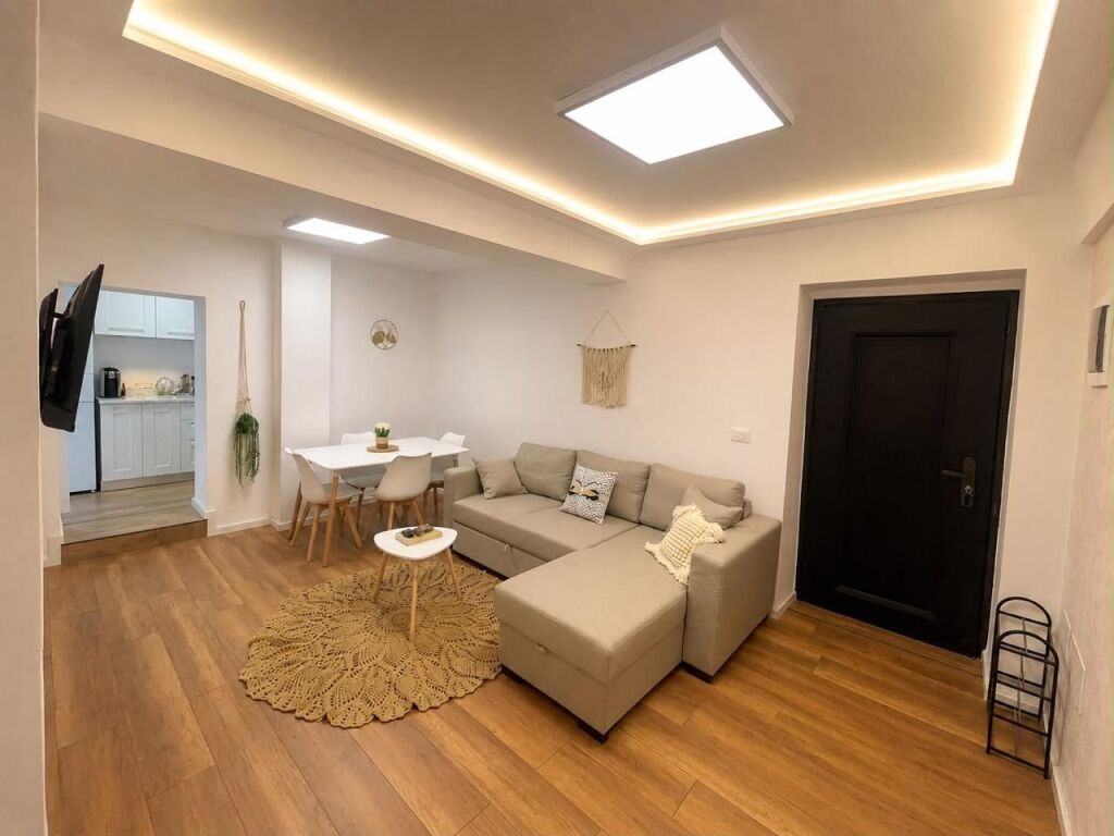 Apartament 2+1 me qera në Brryli, Tiranë, 90 m². Foto 1 nga 3
