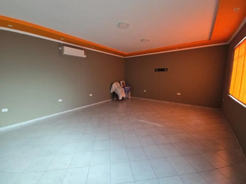 Ambient biznesi me qera në Rrashbull, Durrës, 65 m²