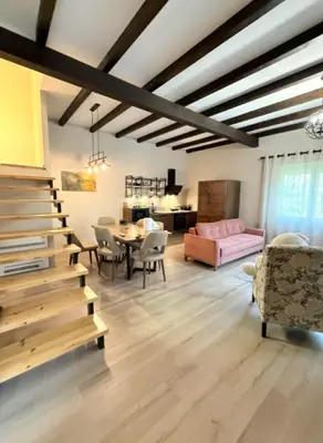 Villa in affitto a Petrelë, Tirana, 180 m². Foto 1 di 9