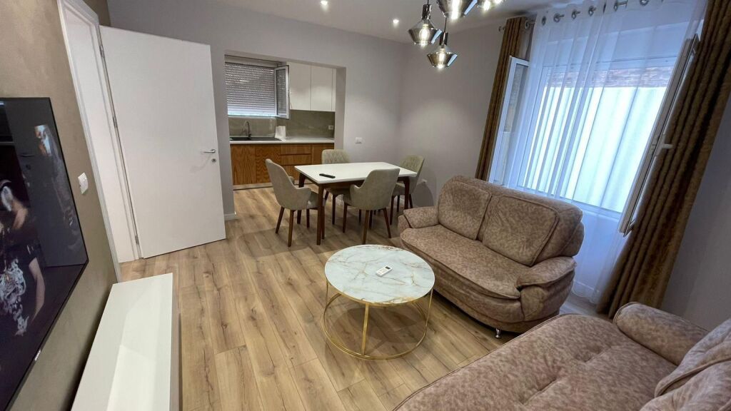 Shtëpi private me qera në Myslym Shyri, Tiranë, 400 m². Foto 1 nga 3
