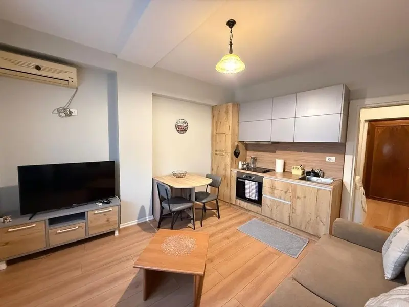 Appartamento 1+1 in affitto a Rruga Zef Jubani, Tirana, 65 m²
