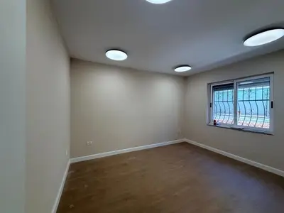 Office for rent in Rruga e Kosovarëve, Tirana, 110 m². Photo 3 of 4