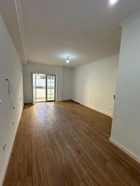 Appartamento 2+1 in affitto a Rruga e Bogdanëve, Tirana, 100 m². Foto 3 di 3
