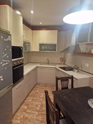 Appartamento 2+1 in affitto a Rruga e Barrikadave, Tirana, 130 m². Foto 2 di 9