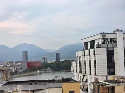 Apartament 2+2 me qera në Kopshti Botanik Zoologjik, Tiranë, 108 m². Foto 6 nga 9