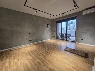 Shop for rent in Rruga Qemal Stafa, Tirana, 107 m². Photo 3 of 7