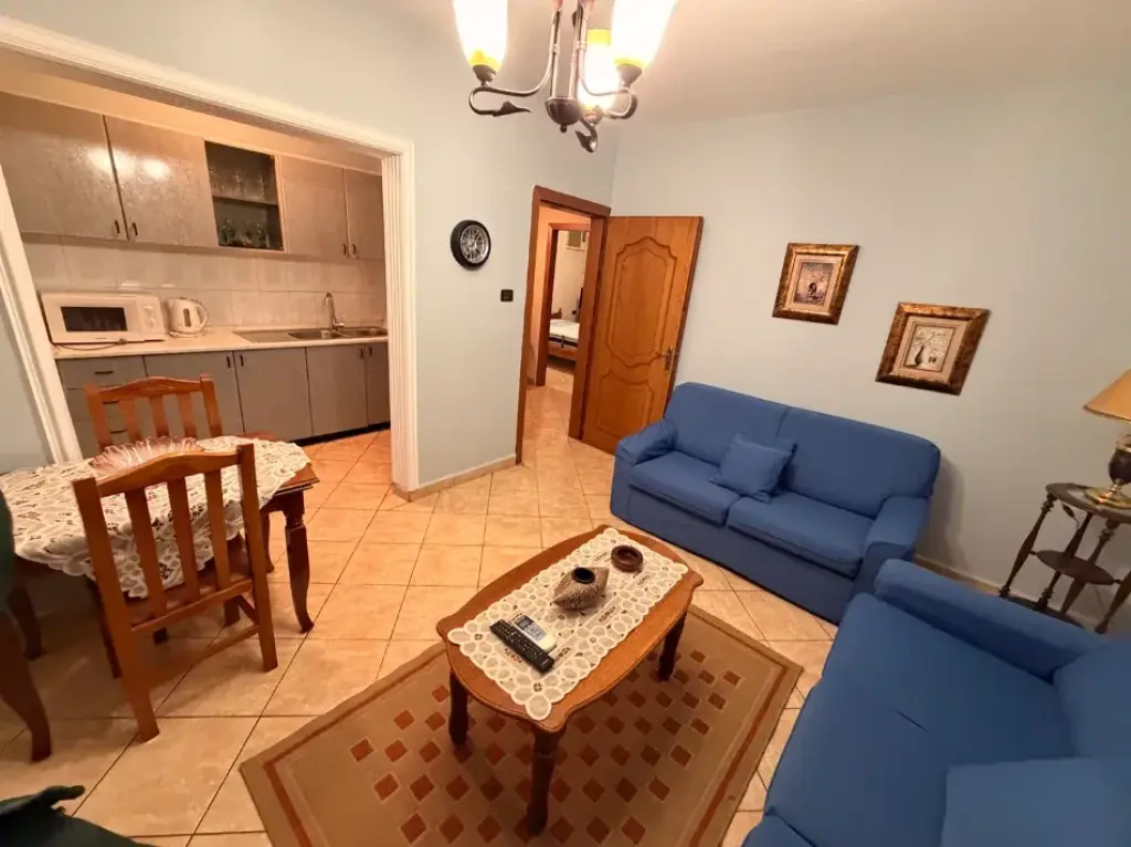 Casa indipendente 2+1 in affitto ad Oxhaku, Tirana, 73 m². Foto 1 di 3