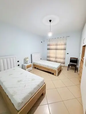 Apartament 2+1 me qera në Lagja nr.5, Durrës, 120 m². Foto 8 nga 9