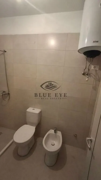 Appartamento 2+1 in affitto a Rruga Jahja Ballhysa, Durazzo, 98 m². Foto 1 di 12