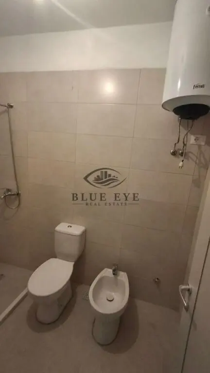Apartament 2+1 me qera në Rruga Jahja Ballhysa, Durrës, 98 m²