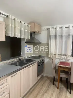 Appartamento 1+1 in affitto a Komuna e Parisit, Tirana, 55 m². Foto 3 di 4
