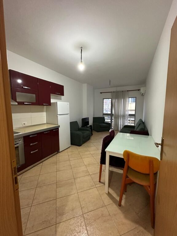 Apartament 1+1 me qera në Astir, Tiranë, 70 m². Foto 1 nga 3