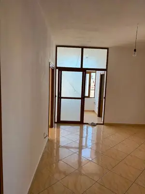 Apartment 3+1 for rent in Rruga Glaukia, Durrës, 165 m². Photo 11 of 12