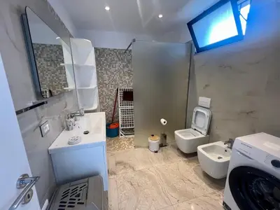 House for rent in Rruga Justin Godar, Vlorë, 80 m². Photo 11 of 12