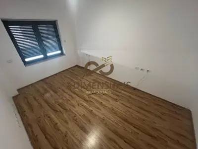 Office for rent in Ring Center, Tirana, 70 m². Photo 2 of 8