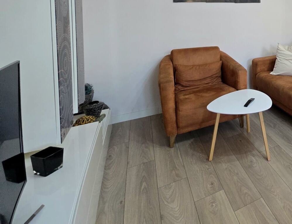 Apartment 2+1 for rent in Blloku, Tirana, 80 m². Photo 2 of 3