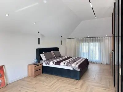 Vilë me qera në Sauk i Vjetër, Tiranë, 240 m². Foto 8 nga 12