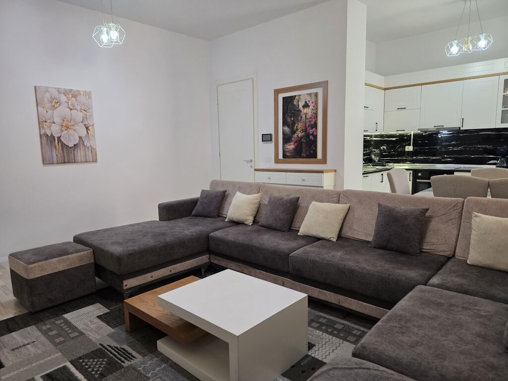 Appartamento 2+1 in affitto a Rruga e Elbasanit, Tirana, 90 m². Foto 2 di 3