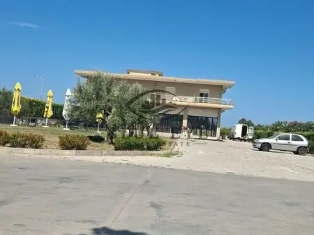 Locale in affitto a Spitallë, Durazzo, 300 m²