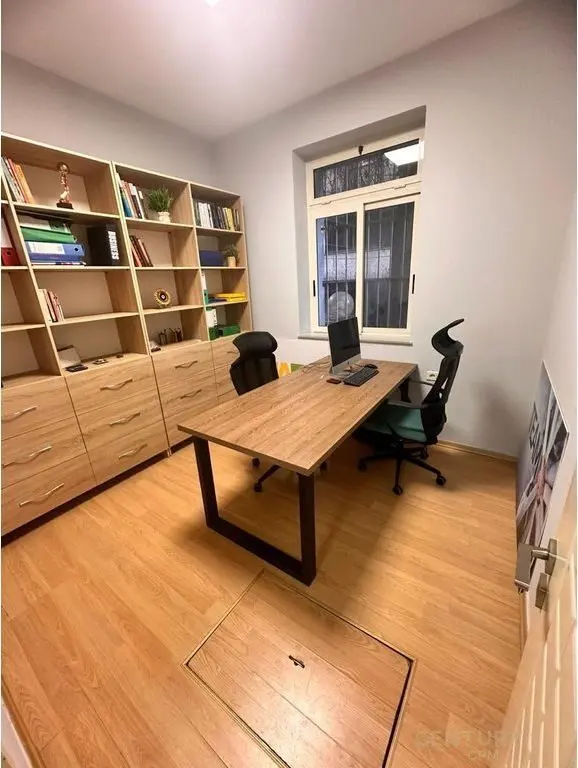 Zyrë me qera në Pallatet Agimi, Tiranë, 50 m²