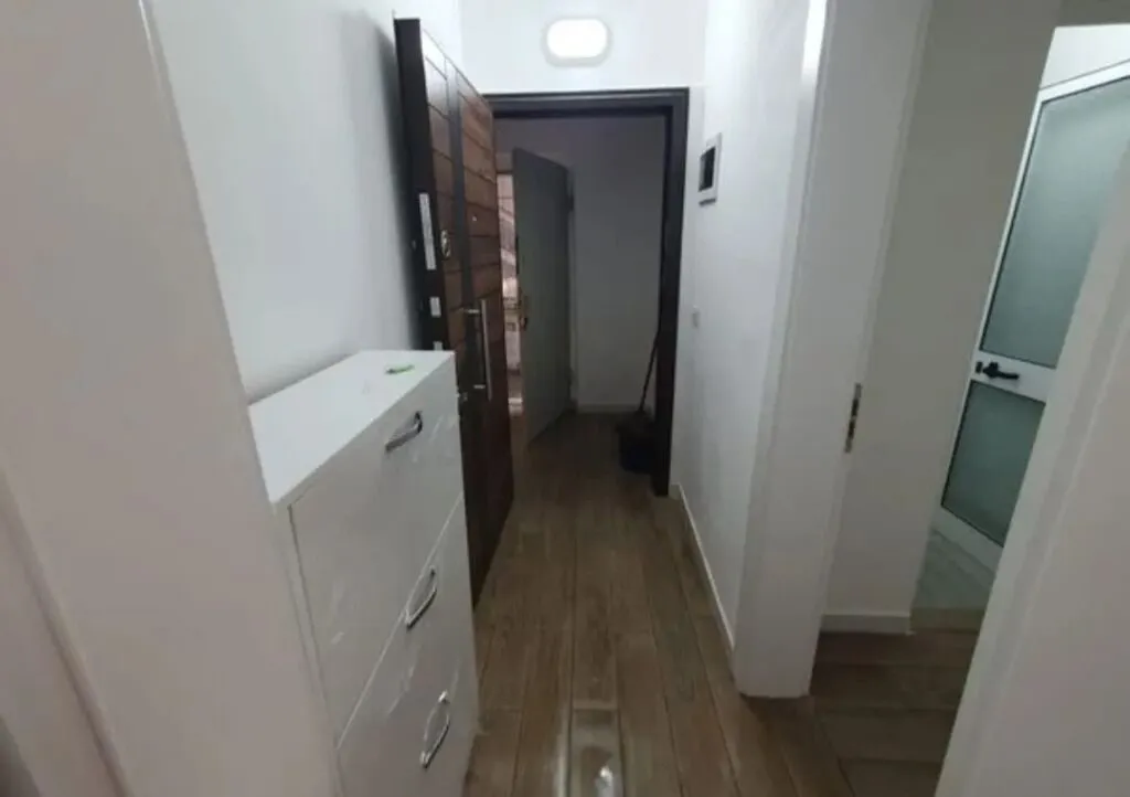 Appartamento 1+1 in affitto ad Ambasada e Republikës Popullore të Kinës, Tirana, 52 m². Foto 1 di 4